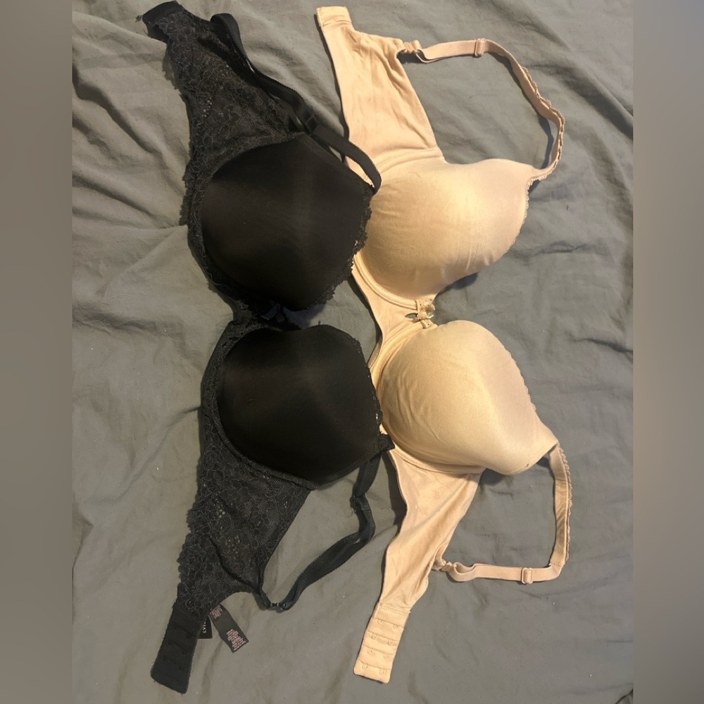 Two Victoria's Secret bras - 32DDD